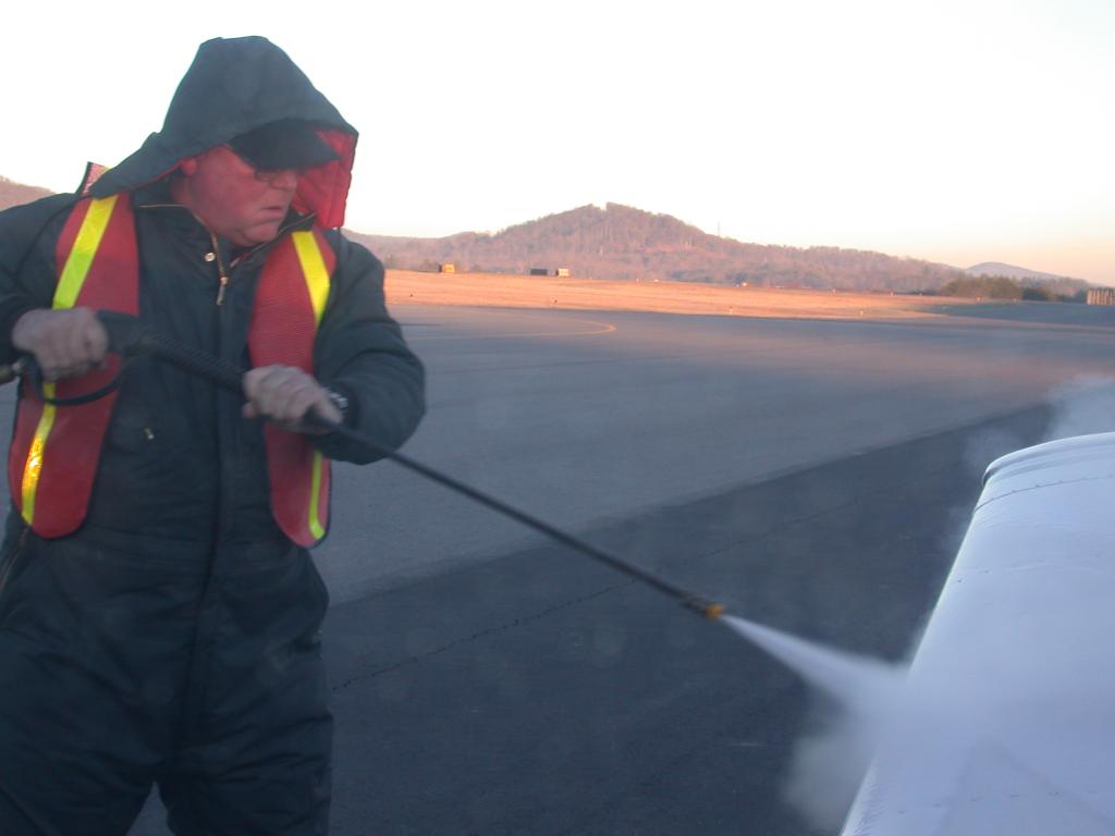 Deicing before takeoff in Asheville