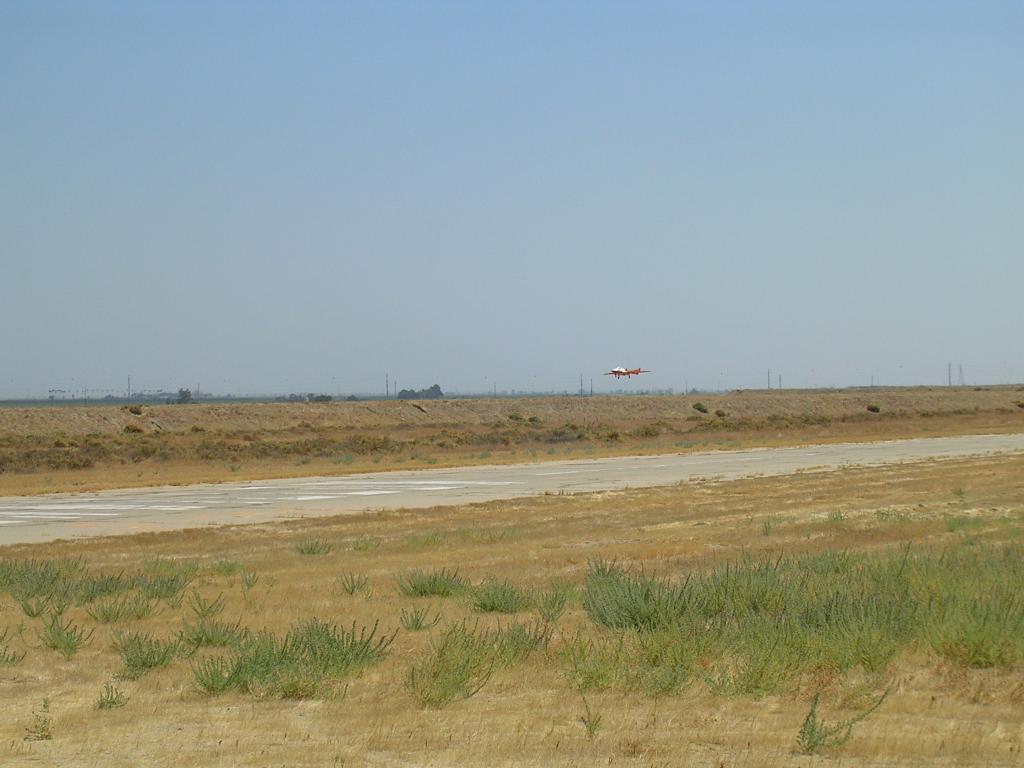 Short final, gear down (it does retract)