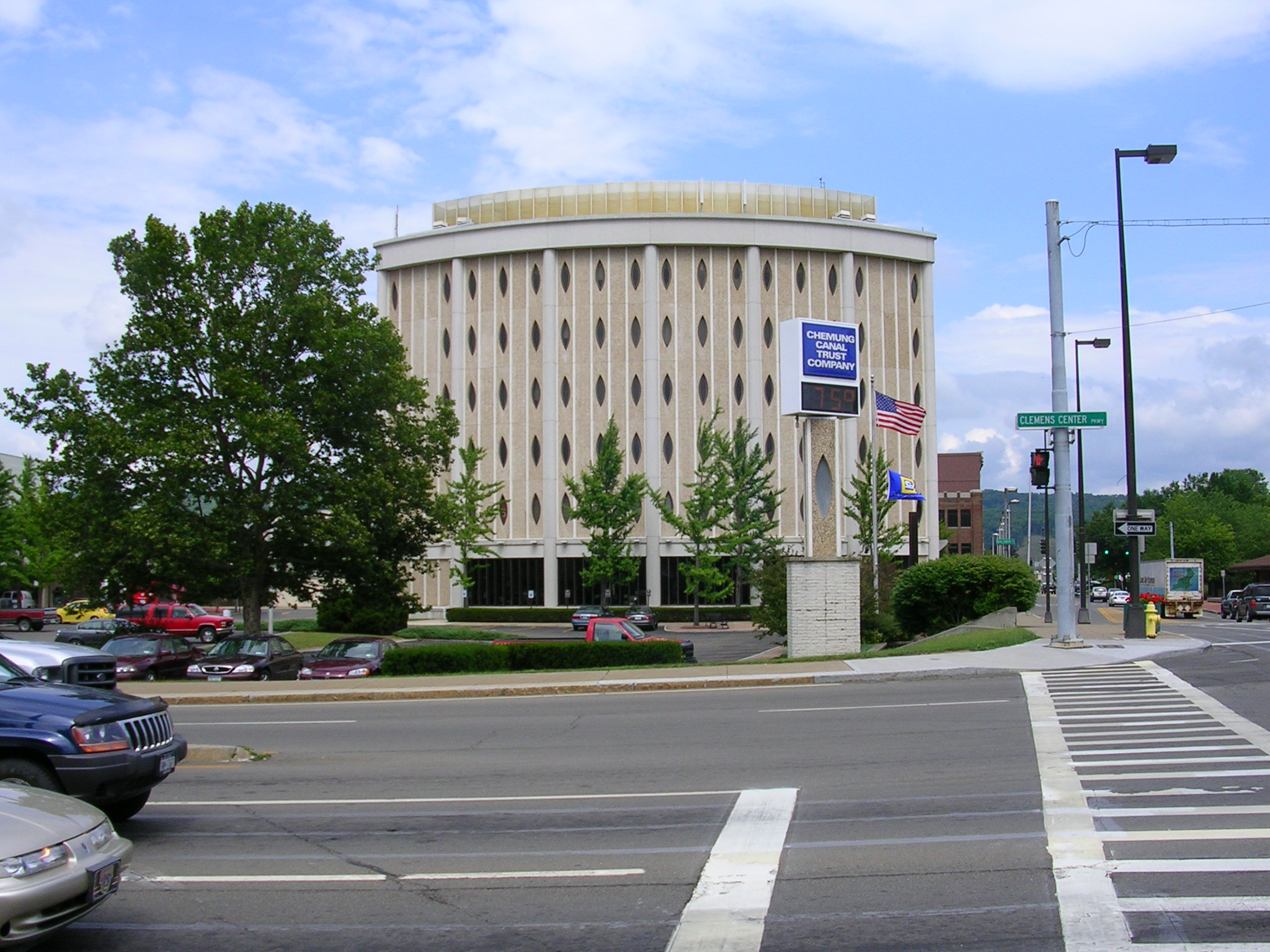 The (clearly labelled) Chemung Canal Trust Company on Water Street.